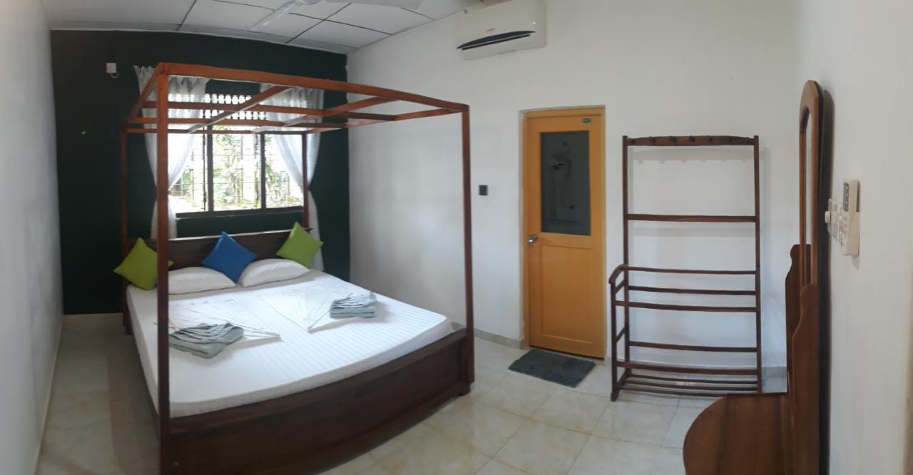 Coco Hostels - Weligama Bagian luar foto