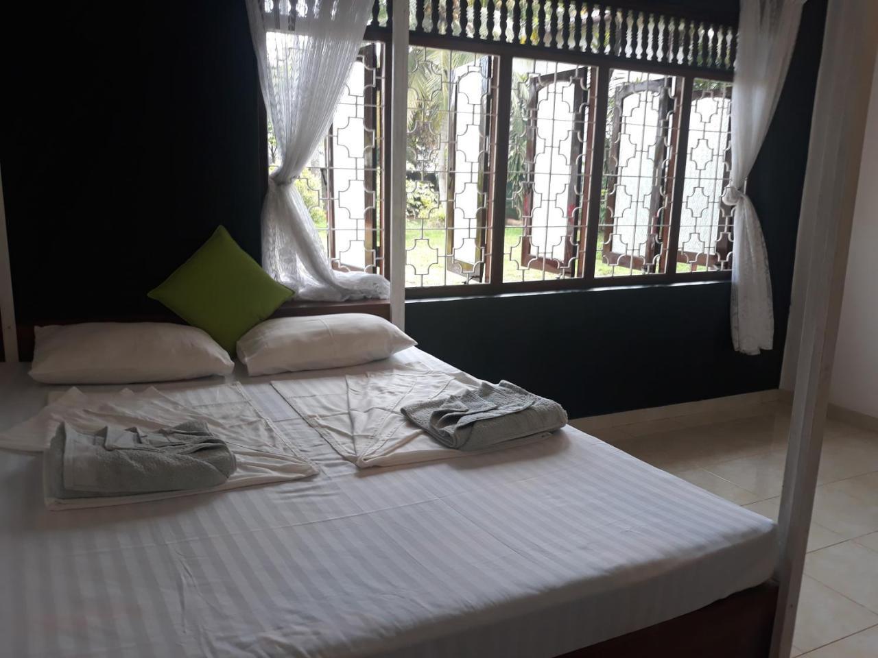 Coco Hostels - Weligama Bagian luar foto