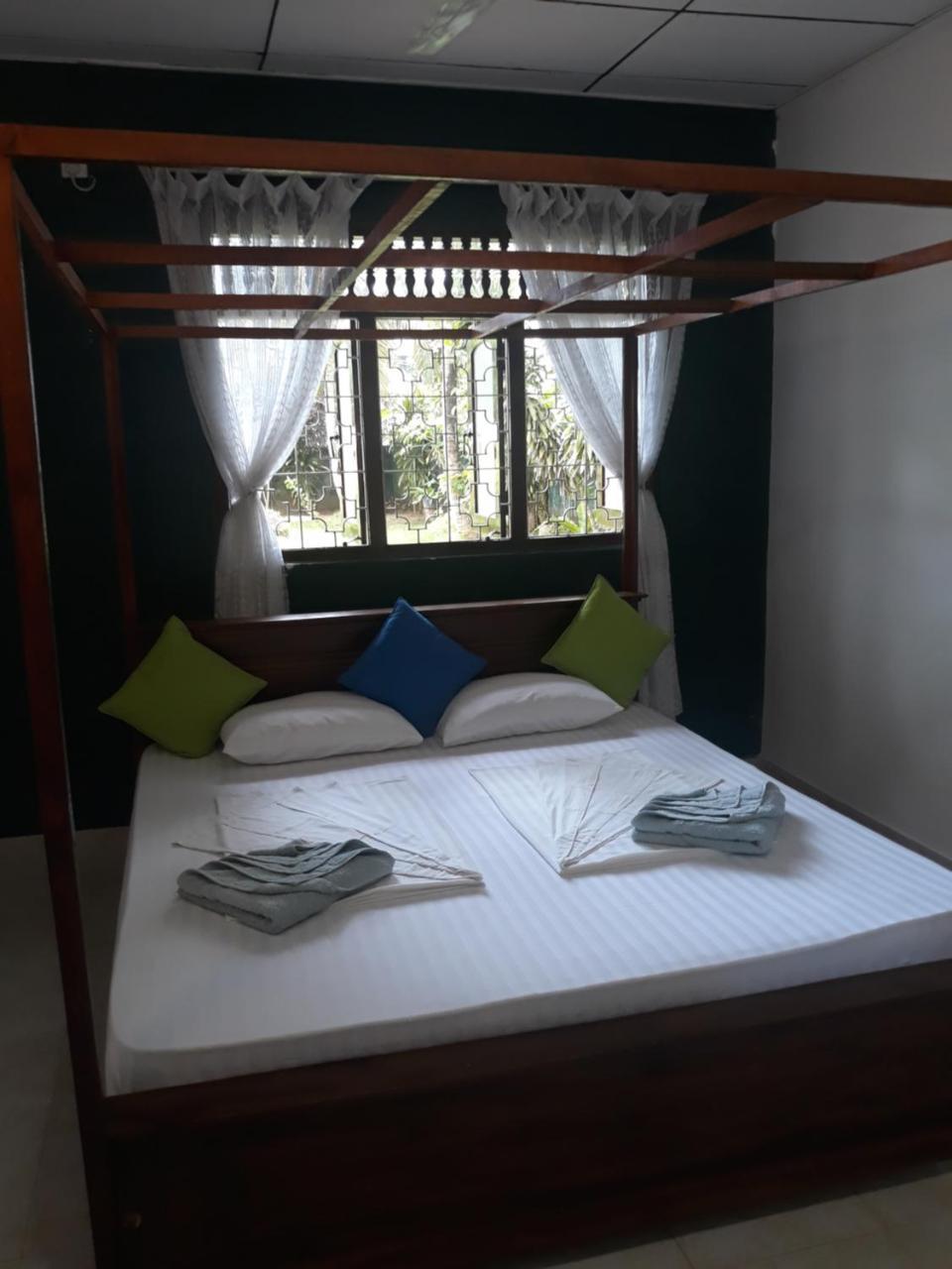 Coco Hostels - Weligama Bagian luar foto