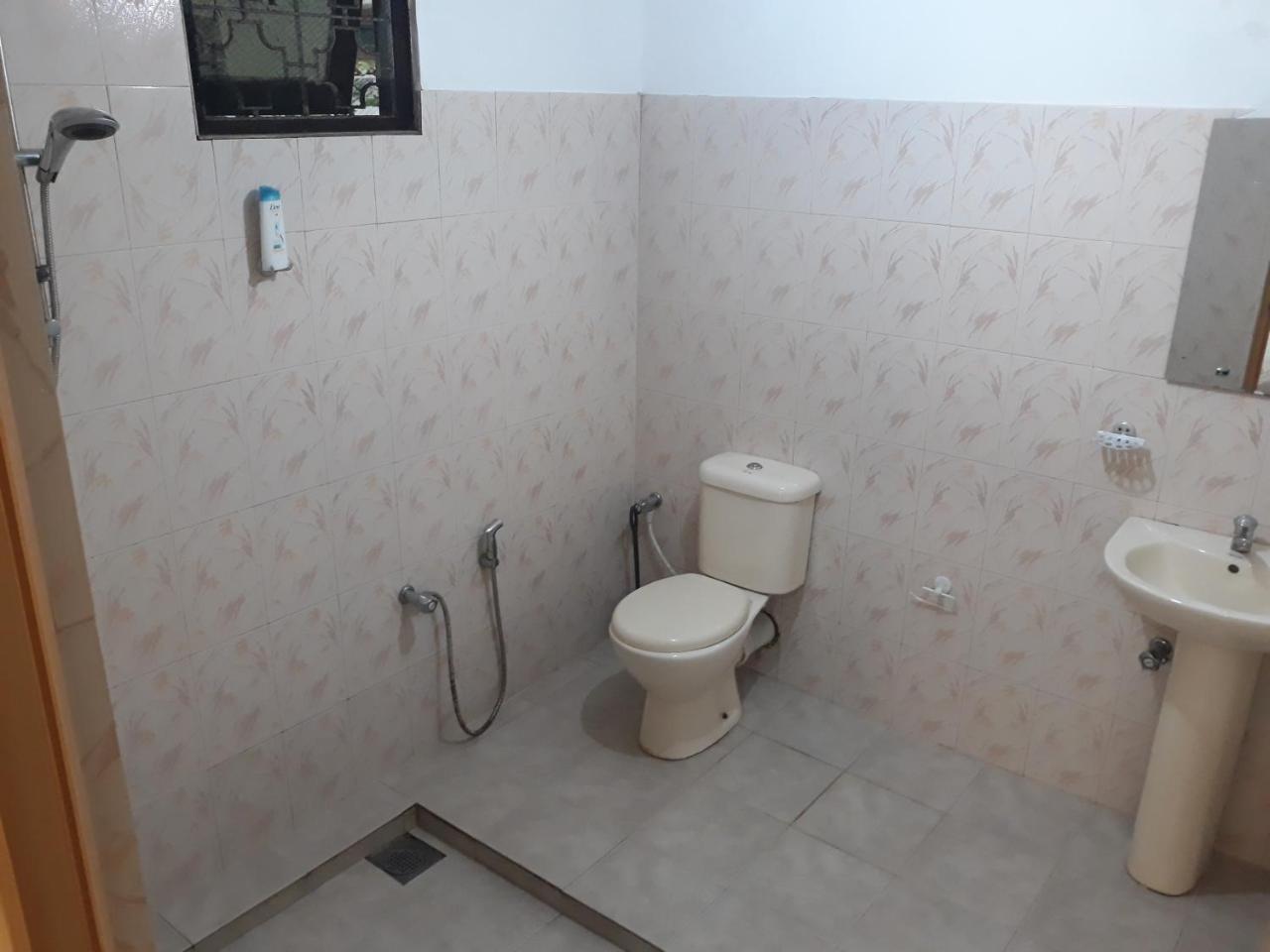 Coco Hostels - Weligama Bagian luar foto
